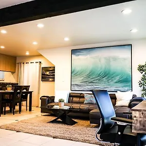 newport-beach-house.topanaheimhotels.com/